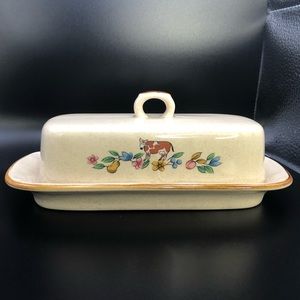 International Stoneware Japan Heartland Pattern Covered Butter Dish Farm Scene.